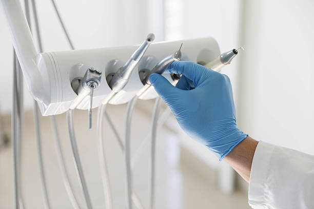 Professional Tooth Extraction technician working in New Sharon, IA